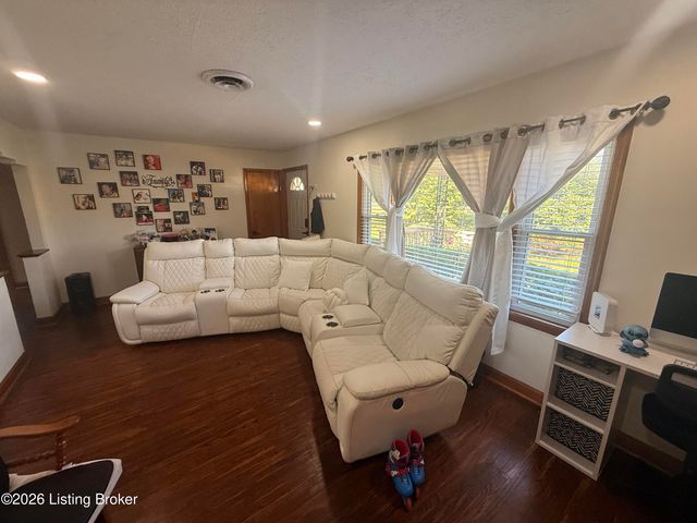 4639 Cane Run Rd, Louisville, KY 40216