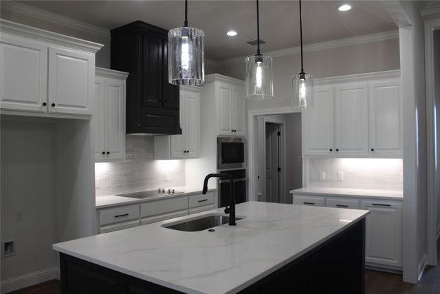 10117 Castleberry Lane, Waco, TX 76712