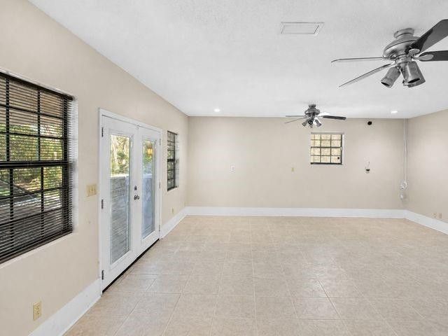 134 Dark Creek Lane, Brunswick, GA 31525