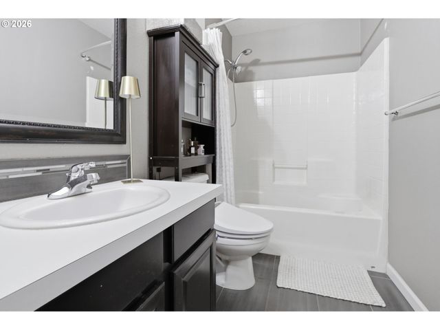 1166 Ne 5TH St, Gresham, OR 97030