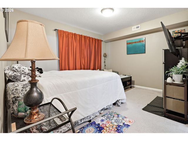1166 Ne 5TH St, Gresham, OR 97030