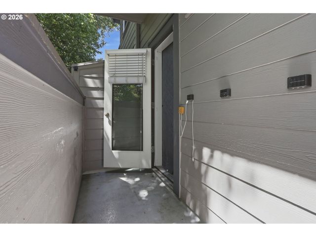 1166 Ne 5TH St, Gresham, OR 97030