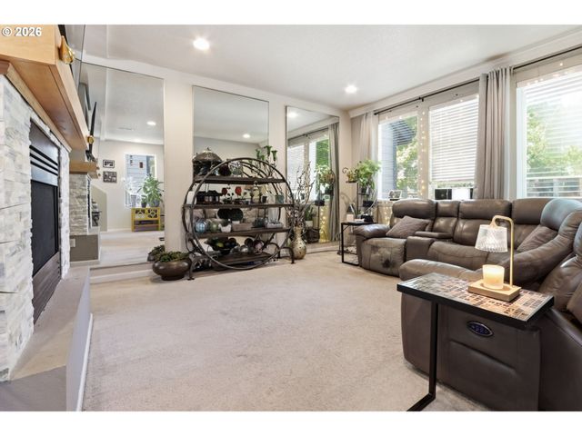 1166 Ne 5TH St, Gresham, OR 97030