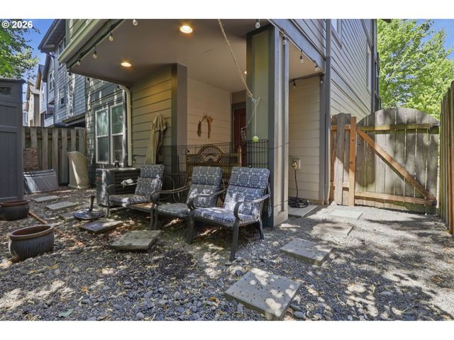 1166 Ne 5TH St, Gresham, OR 97030