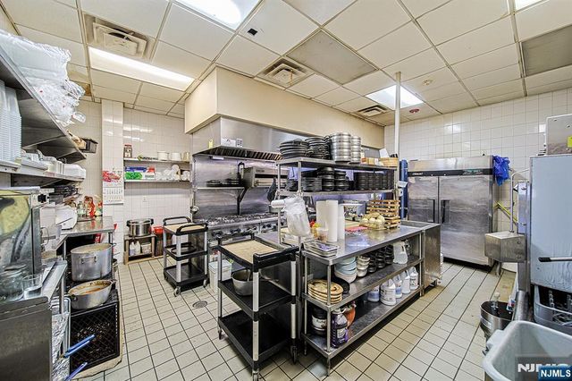 518 Broad Avenue, Ridgefield, NJ 07657