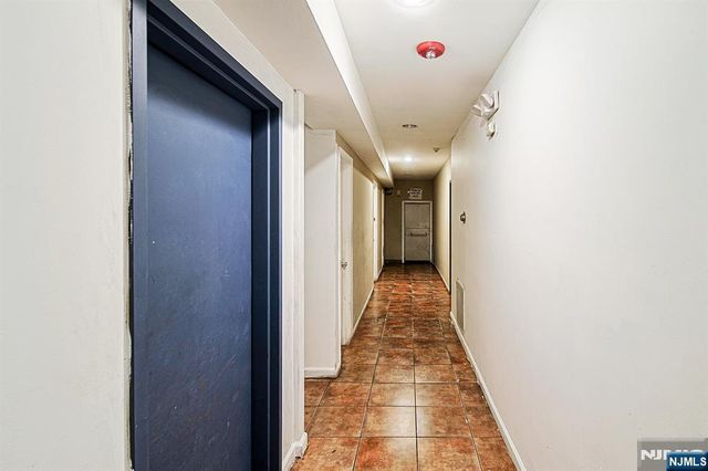 518 Broad Avenue, Ridgefield, NJ 07657
