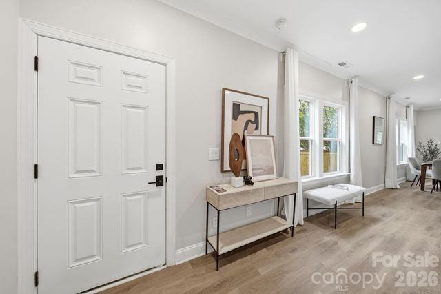 109 N Smallwood Place, Charlotte, NC 28216