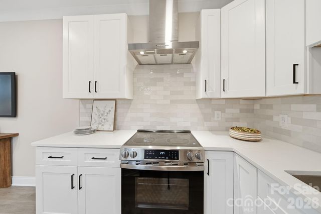 109 N Smallwood Place, Charlotte, NC 28216