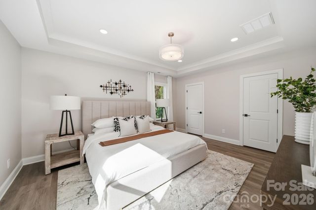 109 N Smallwood Place, Charlotte, NC 28216