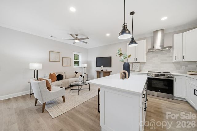 109 N Smallwood Place, Charlotte, NC 28216