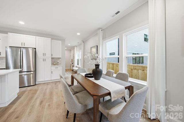 109 N Smallwood Place, Charlotte, NC 28216