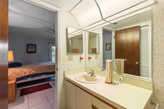 2603 OAK CIRCLE 2603, Tarpon Springs, FL 34689