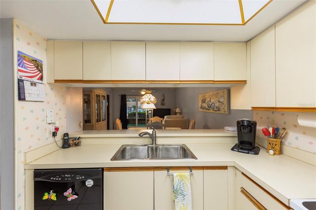 2603 OAK CIRCLE 2603, Tarpon Springs, FL 34689