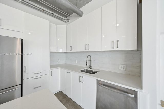 10 SW South River Dr 804, Miami, FL 33130