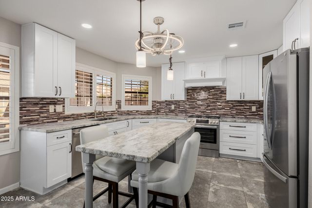 16809 S 33RD Way, Phoenix, AZ 85048