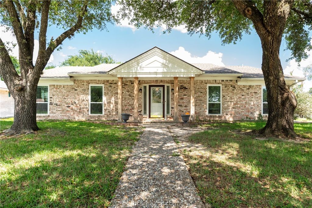 3705 Holly Drive, Bryan, TX 77802 — exterior