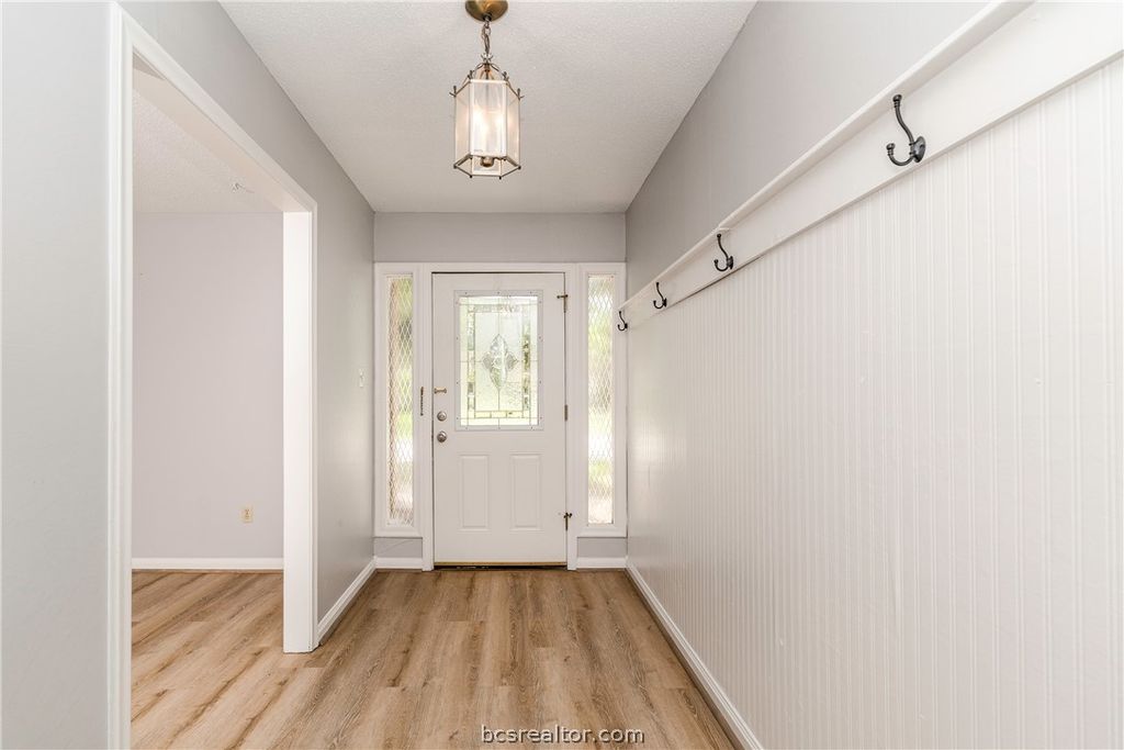 3705 Holly Drive, Bryan, TX 77802 — photo 2