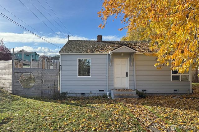 938 E 6th Street, Port Angeles, WA 98362