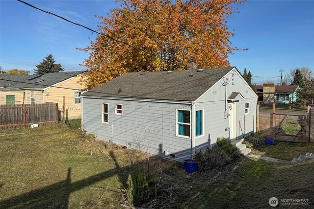 938 E 6th Street, Port Angeles, WA 98362