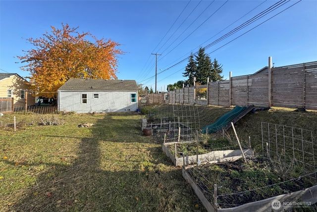 938 E 6th Street, Port Angeles, WA 98362