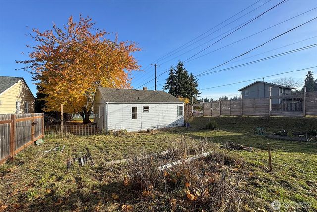 938 E 6th Street, Port Angeles, WA 98362