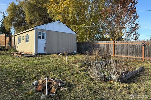 938 E 6th Street, Port Angeles, WA 98362