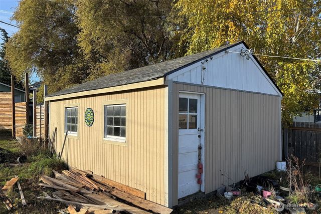 938 E 6th Street, Port Angeles, WA 98362