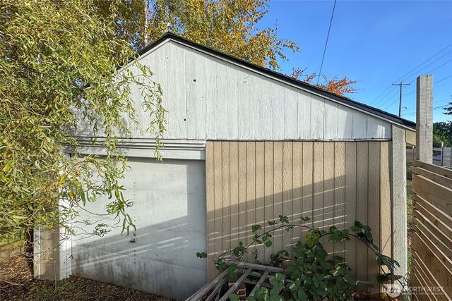 938 E 6th Street, Port Angeles, WA 98362