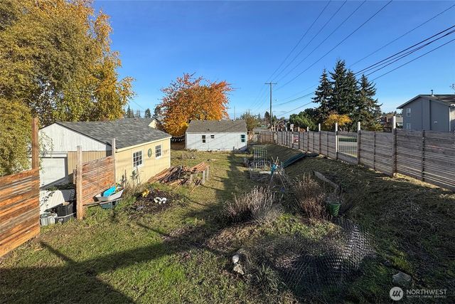 938 E 6th Street, Port Angeles, WA 98362