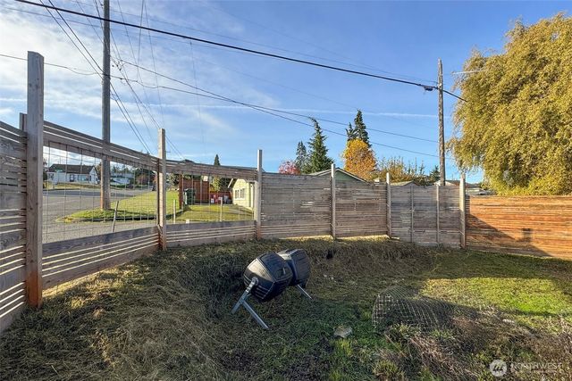 938 E 6th Street, Port Angeles, WA 98362