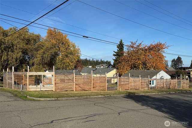 938 E 6th Street, Port Angeles, WA 98362