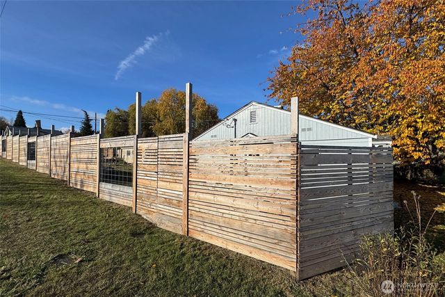 938 E 6th Street, Port Angeles, WA 98362