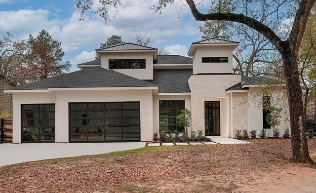 5 Buttonbush Court, The Woodlands, TX 77380