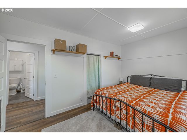 1541 UNION Ave, North Bend, OR 97459