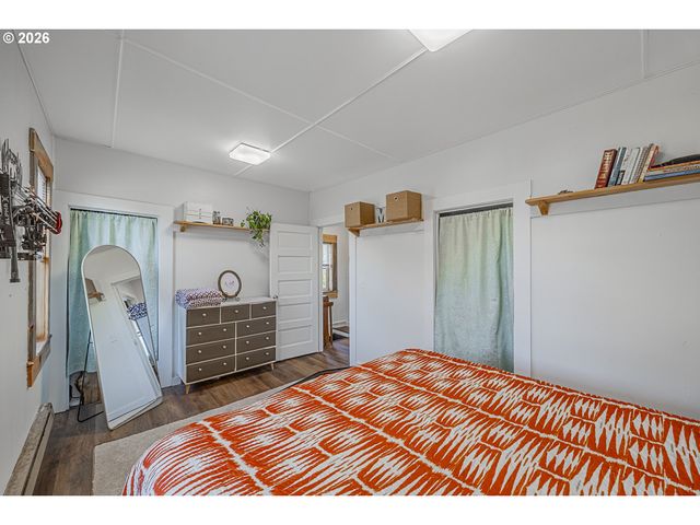 1541 UNION Ave, North Bend, OR 97459