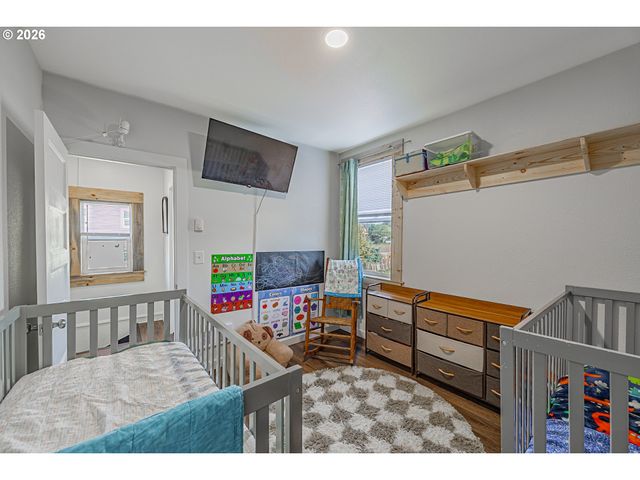 1541 UNION Ave, North Bend, OR 97459