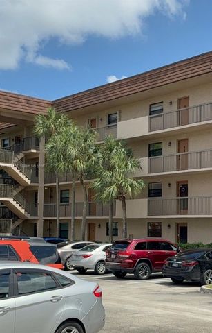 4940 E Sabal Palm Boulevard 203, Tamarac, FL 33319