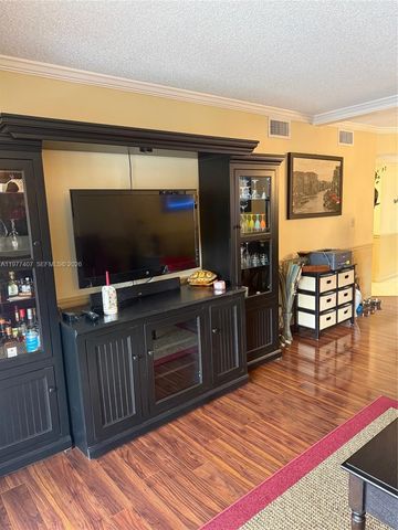 4940 E Sabal Palm Boulevard 203, Tamarac, FL 33319
