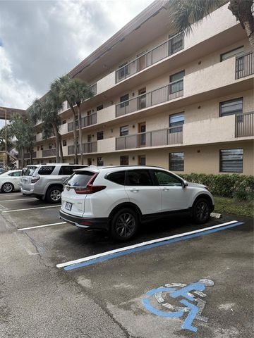 4940 E Sabal Palm Boulevard 203, Tamarac, FL 33319