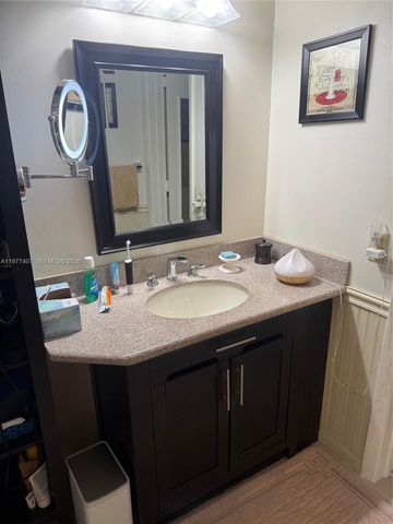 4940 E Sabal Palm Boulevard 203, Tamarac, FL 33319