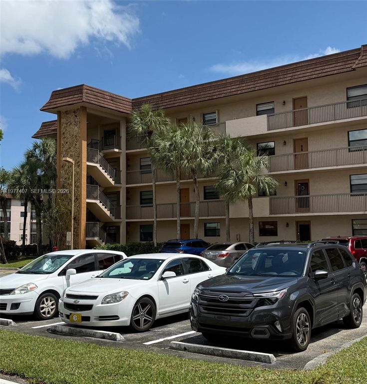 4940 E Sabal Palm Boulevard 203, Tamarac, FL 33319