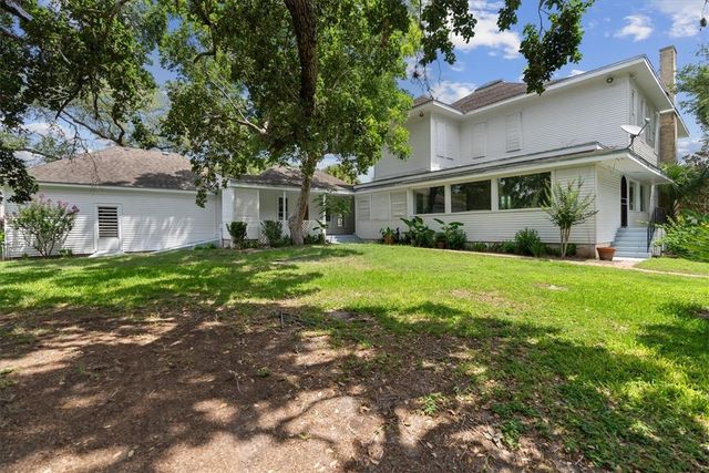 1309 N Adams St, Beeville, TX 78102