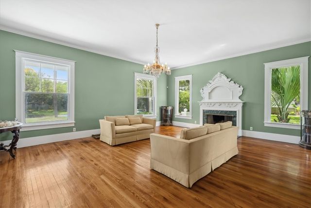 1309 N Adams St, Beeville, TX 78102