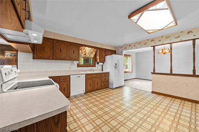7492 James Drive, Middleburg Heights, OH 44130
