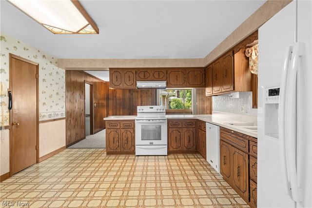 7492 James Drive, Middleburg Heights, OH 44130