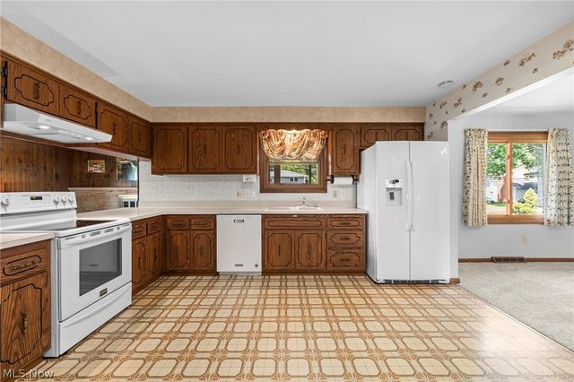 7492 James Drive, Middleburg Heights, OH 44130