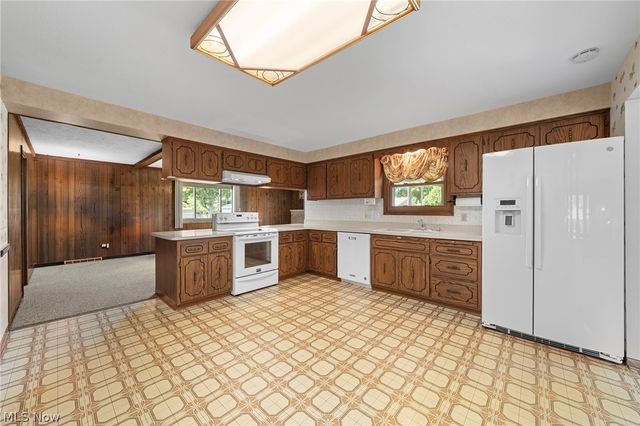 7492 James Drive, Middleburg Heights, OH 44130