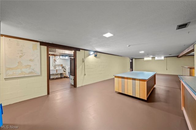 7492 James Drive, Middleburg Heights, OH 44130