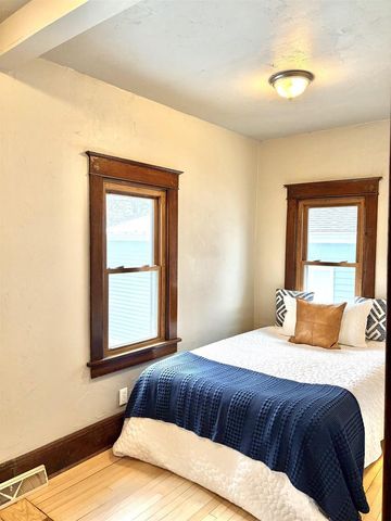 1119 W BENT AVENUE, Oshkosh, WI 54901