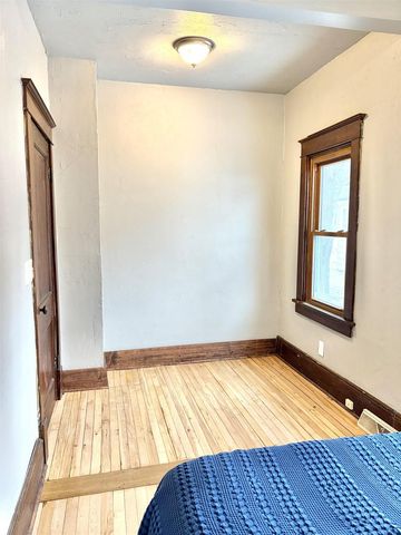 1119 W BENT AVENUE, Oshkosh, WI 54901